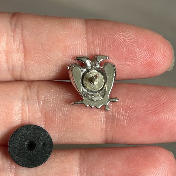 5/$25 cost of arms Elegant Silver and Gold Women's Brooch 🤓 - Picture 6 of 7